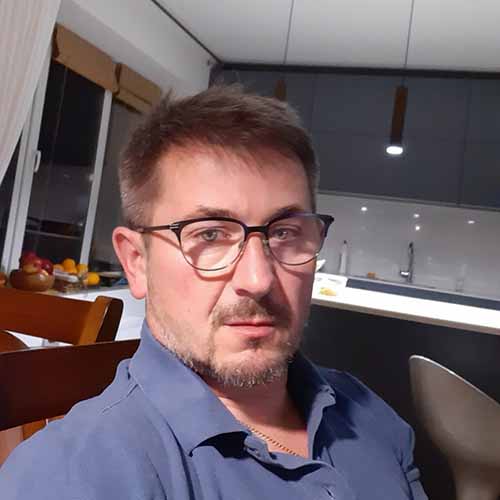 Олег Перлов